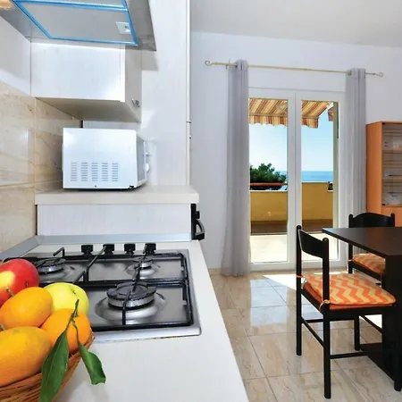 Two-bedroom In Appartement Ivan Dolac